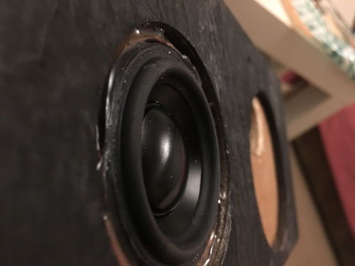 怎樣將藍牙揚聲器放入舊收音機中